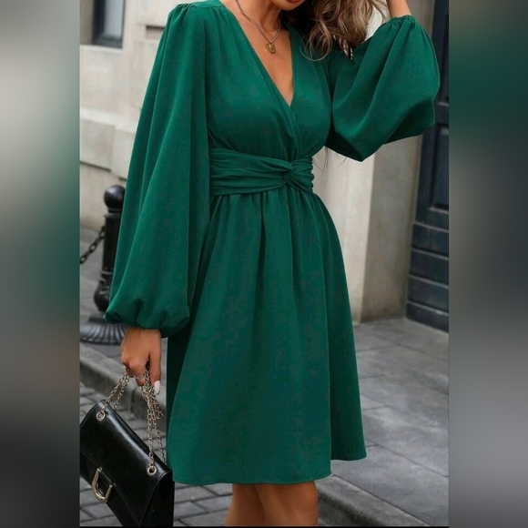 New Flowy Lantern Long Sleeve Twist Waist Short Dress Green - Picture 7 of 9